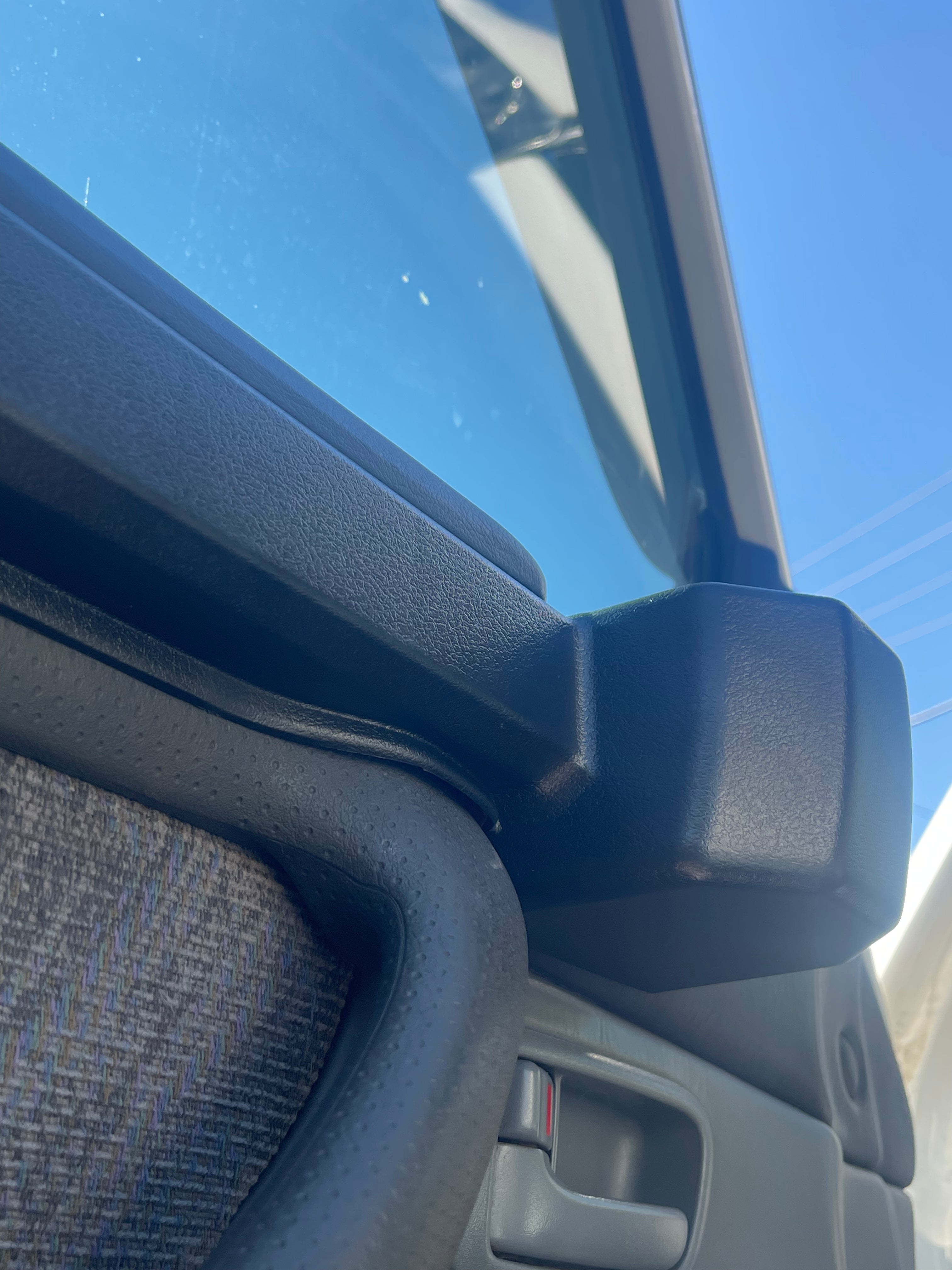 100/105 Series Armrest - Pair